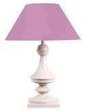 LAMPE EN BOIS ET SON ABAT-JOUR EN TISSU ROSE LILAS